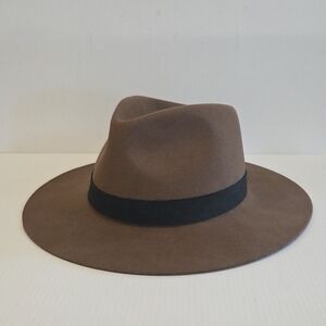 JANESSA LEONE Ross Hat Packable 100% Wool Fedora Tan Caramel Hat Large 59cm USA